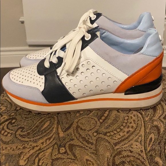 Micheal kors sneakers - Picture 3 of 9